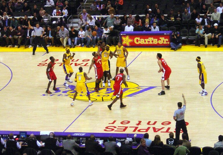NBA game action early in a matchup